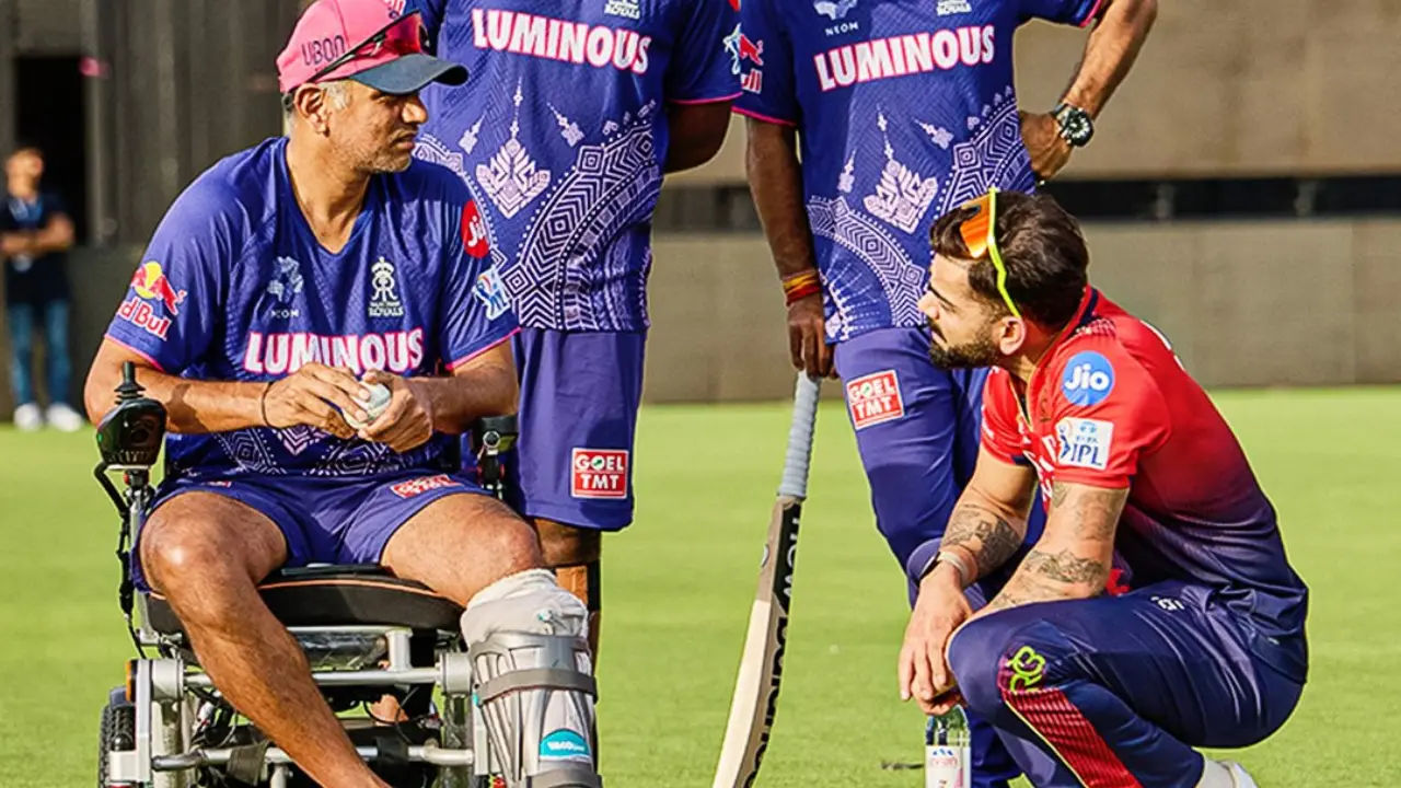 राहुल द्रविड़ on wheelchair with virat kohli