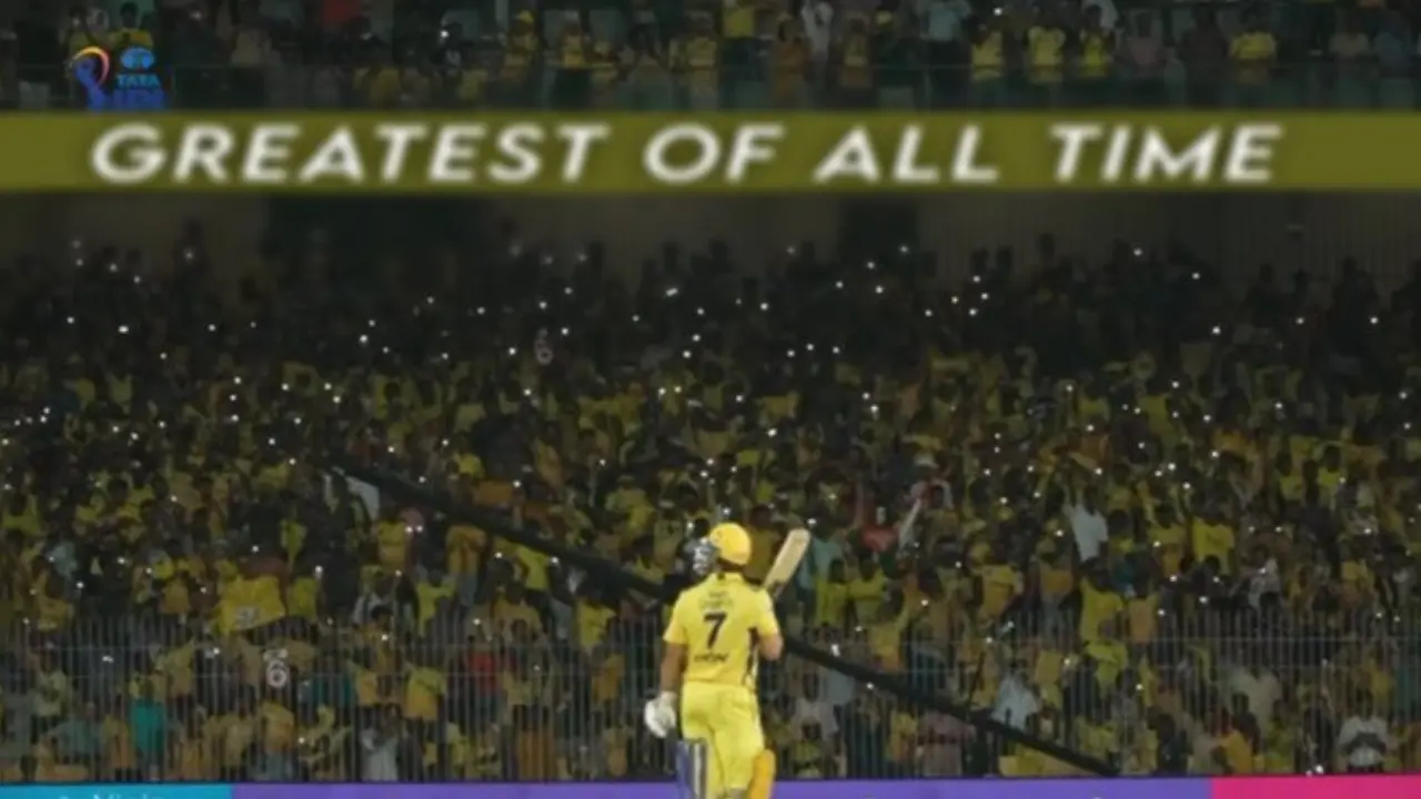 मैच के बाद MS Dhoni ने किया कुछ ऐसा कि फैंस की आंखें भर आईं – वीडियो हो गया वायरल
